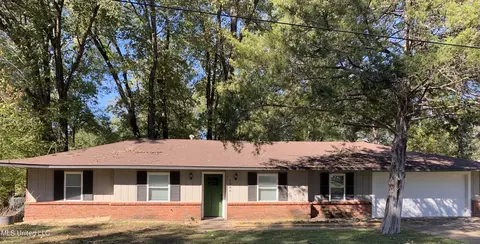 1006 Dogwood St, Clinton, MS 39056