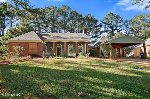 405 Treeline Dr, Brandon, MS 39042