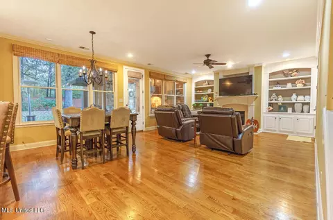 Dining - 4655 Bonne Terre Dr, Nesbit, MS 38651 photo 1 of 1