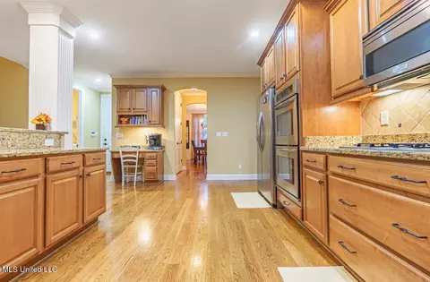 Kitchen - 4655 Bonne Terre Dr, Nesbit, MS 38651 photo 3 of 4
