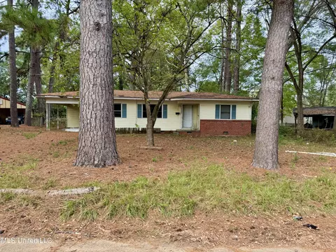 5445 Crepe Myrtle Ct, Jackson, MS 39206