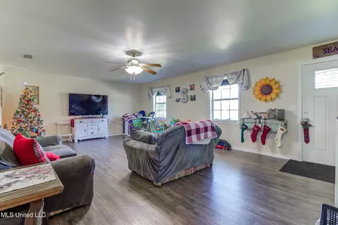 Living - 206 Brushy Creek Rd, Lucedale, MS 39452 photo 2 of 3