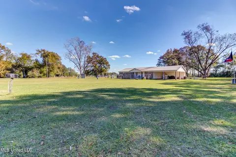 Exterior - 206 Brushy Creek Rd, Lucedale, MS 39452 photo 6 of 9