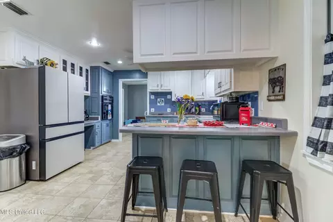 Kitchen - 206 Brushy Creek Rd, Lucedale, MS 39452 photo 6 of 8