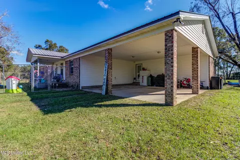 Exterior - 206 Brushy Creek Rd, Lucedale, MS 39452 photo 5 of 9