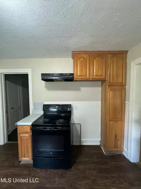 Kitchen - 4619 Manila Dr, Jackson, MS 39206 photo 2 of 4