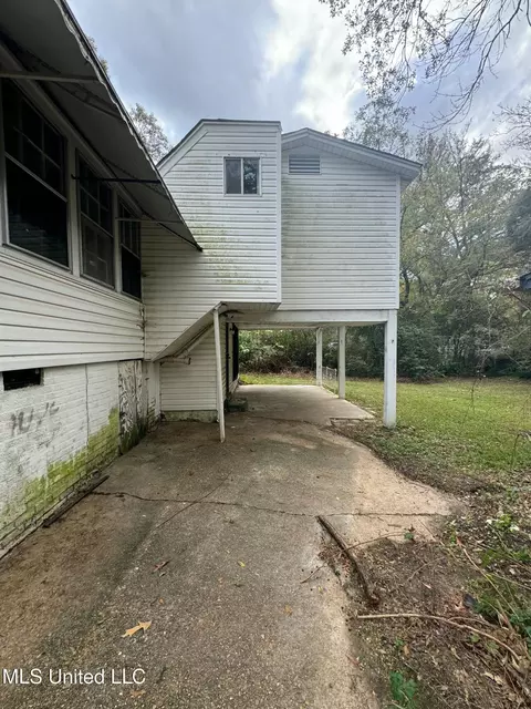 Exterior - 4619 Manila Dr, Jackson, MS 39206 photo 5 of 8