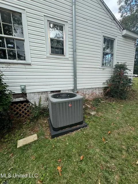 Exterior - 4619 Manila Dr, Jackson, MS 39206 photo 8 of 8