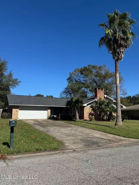 15380 Hamilton St, Gulfport, MS 39503