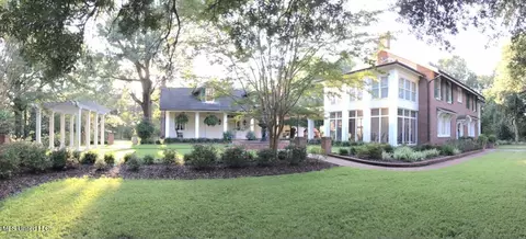 1164 Lower Woodville Rd, Natchez, MS 39120