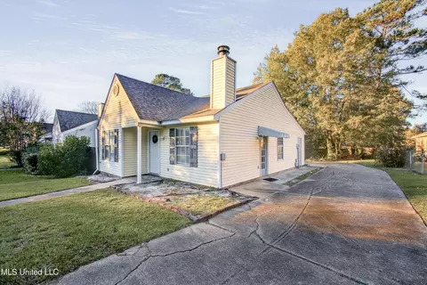 Exterior - 142 Cumberland Rd #B, Brandon, MS 39047 photo 2 of 6