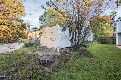 Exterior - 142 Cumberland Rd #B, Brandon, MS 39047 photo 5 of 6