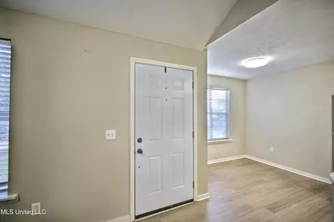 Entry Way - 142 Cumberland Rd #B, Brandon, MS 39047 photo 1 of 1