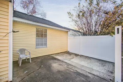 Exterior - 142 Cumberland Rd #B, Brandon, MS 39047 photo 3 of 6
