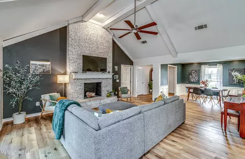 112 Redbud Trl, Brandon, MS 39047 photo 8