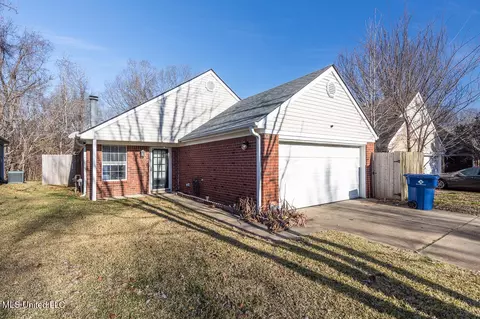 1111 Wilson Rdg, Lake Cormorant, MS 38641