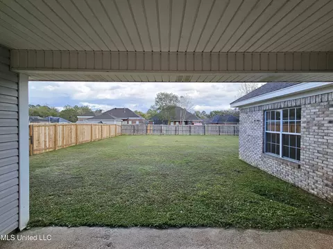 Exterior - 338 Cherry Bark Dr, Brandon, MS 39047 photo 4 of 5