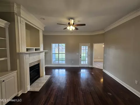 Living - 338 Cherry Bark Dr, Brandon, MS 39047 photo 2 of 4