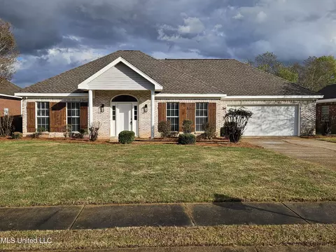 Exterior - 338 Cherry Bark Dr, Brandon, MS 39047 photo 2 of 5