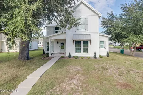 400 Thomas Shields Blvd, Bay Saint Louis, MS 39520