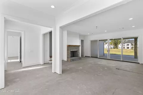 Living - 102 Parson Pl, Madison, MS 39110 photo 1 of 2