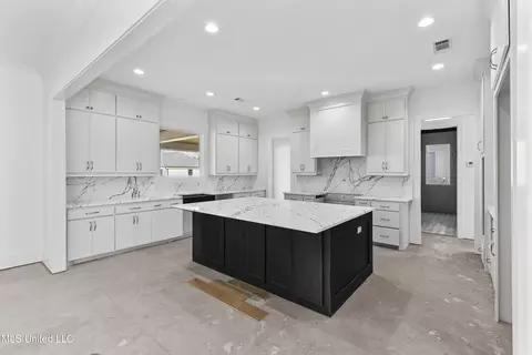 Kitchen - 102 Parson Pl, Madison, MS 39110 photo 2 of 3