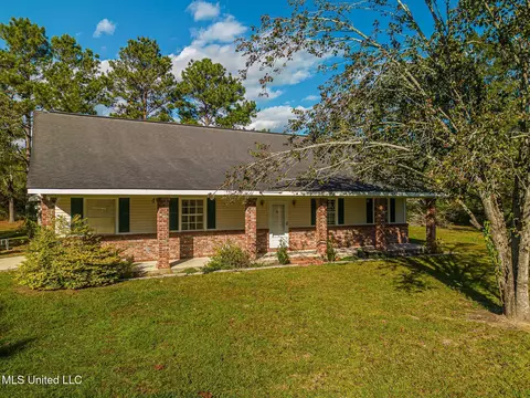 8044 Firetower Rd, Kiln, MS 39556