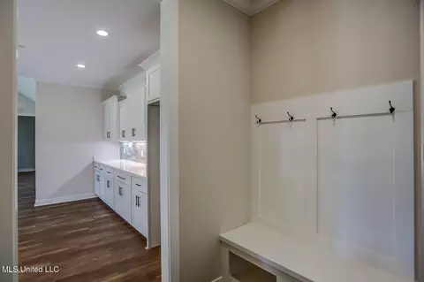 Entry Way - 9095 Bennett Trl, Hernando, MS 38632 photo 5 of 5