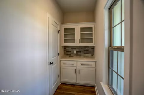 Entry Way - 9095 Bennett Trl, Hernando, MS 38632 photo 1 of 5