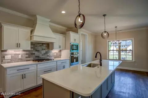 Kitchen - 9095 Bennett Trl, Hernando, MS 38632 photo 3 of 5