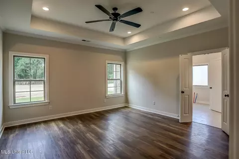 Bedroom - 9095 Bennett Trl, Hernando, MS 38632 photo 4 of 7