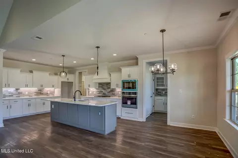 Kitchen - 9095 Bennett Trl, Hernando, MS 38632 photo 2 of 5