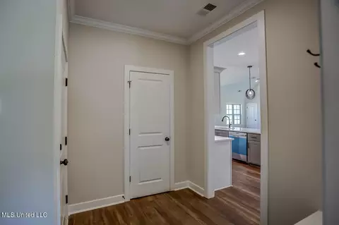 Entry Way - 9095 Bennett Trl, Hernando, MS 38632 photo 3 of 5