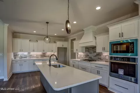 Kitchen - 9095 Bennett Trl, Hernando, MS 38632 photo 1 of 5