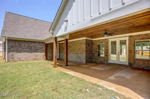 Exterior - 9095 Bennett Trl, Hernando, MS 38632 photo 3 of 6