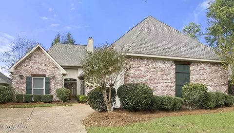 705 Versailles Dr, Ridgeland, MS 39157