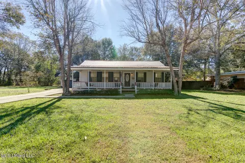 721 Stovall Ave, Picayune, MS 39466