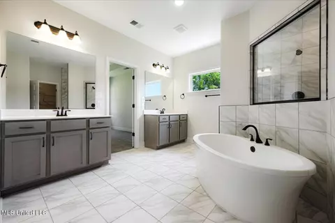 3960 Winter Pointe Dr, Olive Branch, MS 38654 photo 13