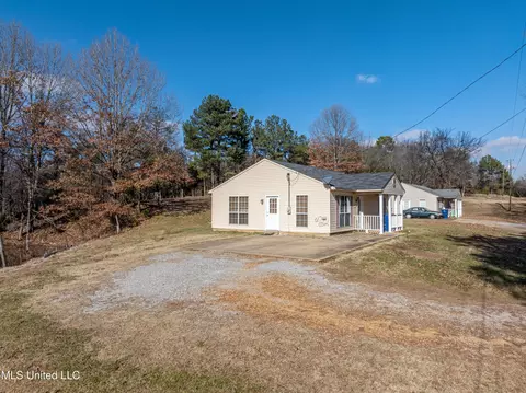 Exterior - 3305 N Robertson Rd, Nesbit, MS 38651 photo 5 of 8