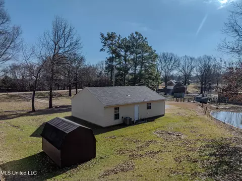 Exterior - 3305 N Robertson Rd, Nesbit, MS 38651 photo 7 of 8