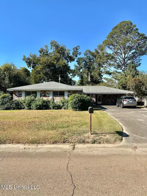 20 Woodville Dr, Natchez, MS 39120