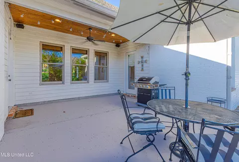 Exterior - 302 Vinca Cv, Madison, MS 39110 photo 7 of 13