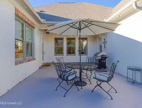 Exterior - 302 Vinca Cv, Madison, MS 39110 photo 8 of 13