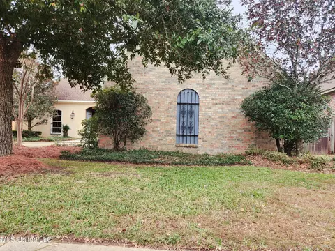 Exterior - 205 Lafayette Ln, Flowood, MS 39232 photo 2 of 10