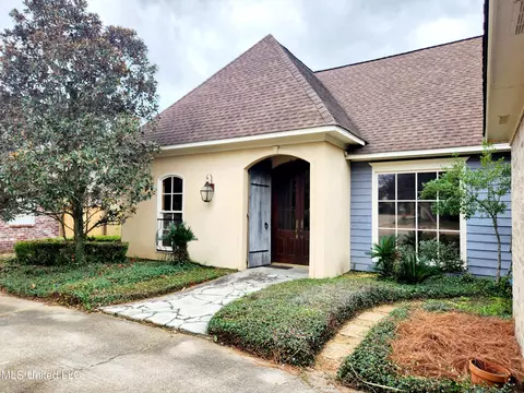 Exterior - 205 Lafayette Ln, Flowood, MS 39232 photo 9 of 10