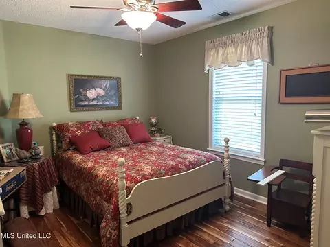 Bedroom - 1686 Tara Dr, Hernando, MS 38632 photo 3 of 4