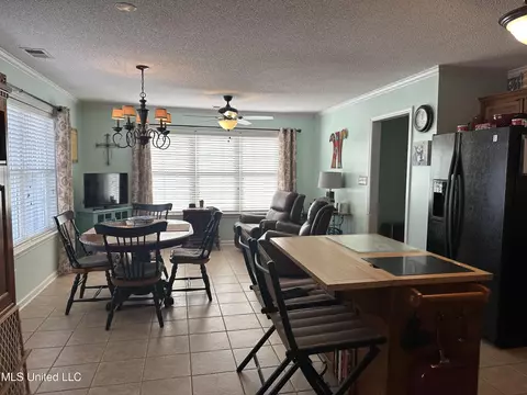 Dining - 1686 Tara Dr, Hernando, MS 38632 photo 1 of 2