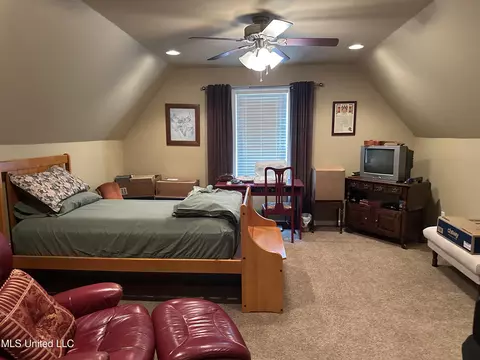 Bedroom - 1686 Tara Dr, Hernando, MS 38632 photo 4 of 4