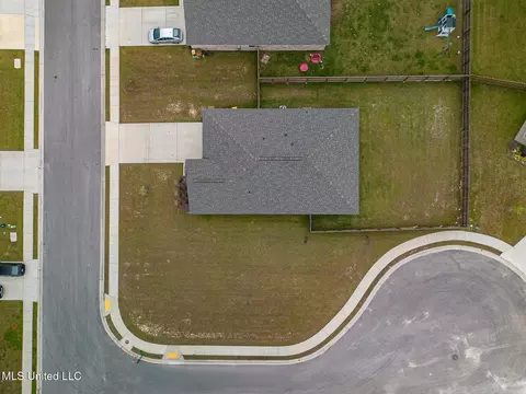 1027 Enclave Cir, Long Beach, MS 39560 photo 4