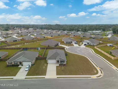 1027 Enclave Cir, Long Beach, MS 39560 photo 5